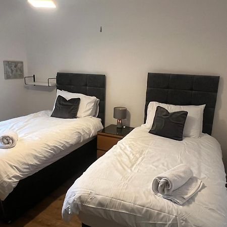 Home Away From Home: Cozy Two Bedroom Apartment Banbury Exterior foto